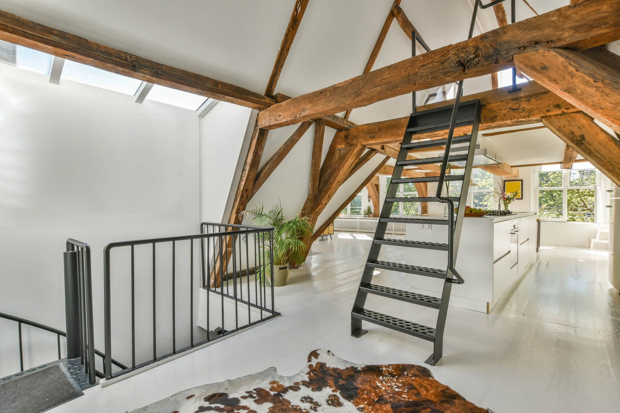 charpente rénovée dans une maison
