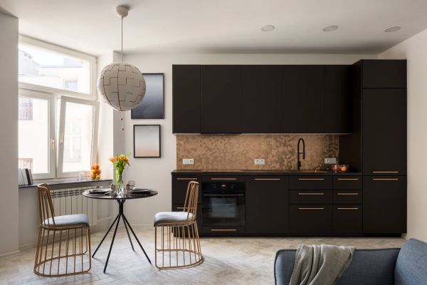 aménagement d'une petite cuisine design et fonctionnelle à Voiron