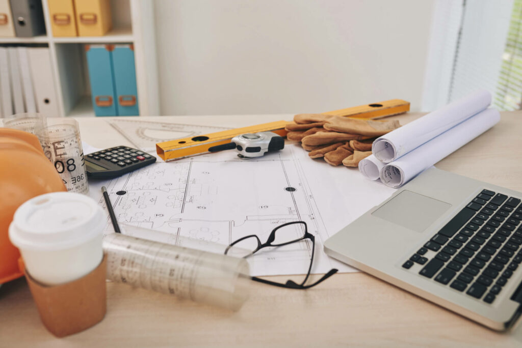 Estimation détaillée et calcul du budget au m² pour des travaux de finitions et d'aménagement intérieur.